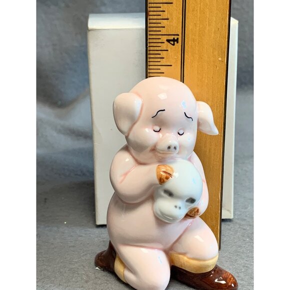 Danbury Mint Ham-et Pig Figurine with Cap - Picture 10 of 12